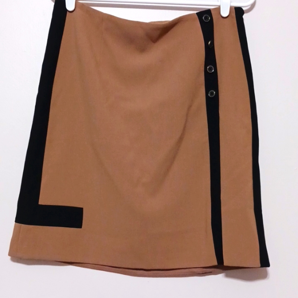 White House Black Market Skirt Brown with Black Side Button Black Buttons Size10